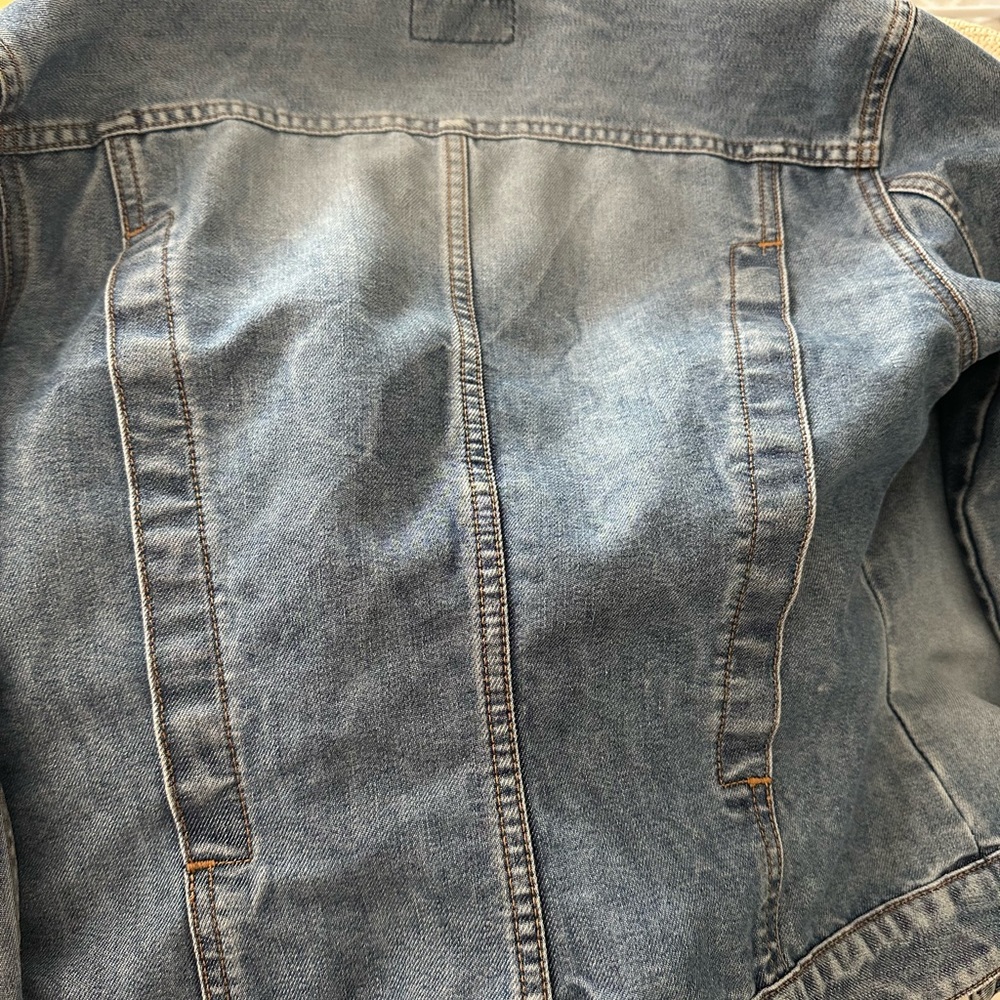 Vintage GUESS jean jacket - Picture 3 of 9